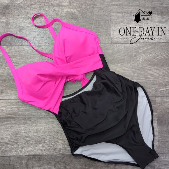 Eomenie Cross Front Cut Out One Piece Swimsuit Size M - Picture 3 of 7